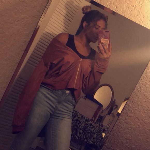 Meet your Posher, Silvia - Picture 1 of 1